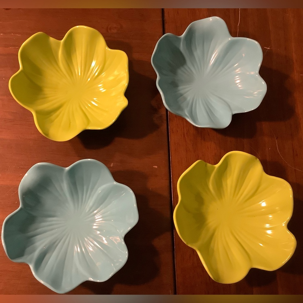 Vibrant Floral Serveware Set in Green and Blue